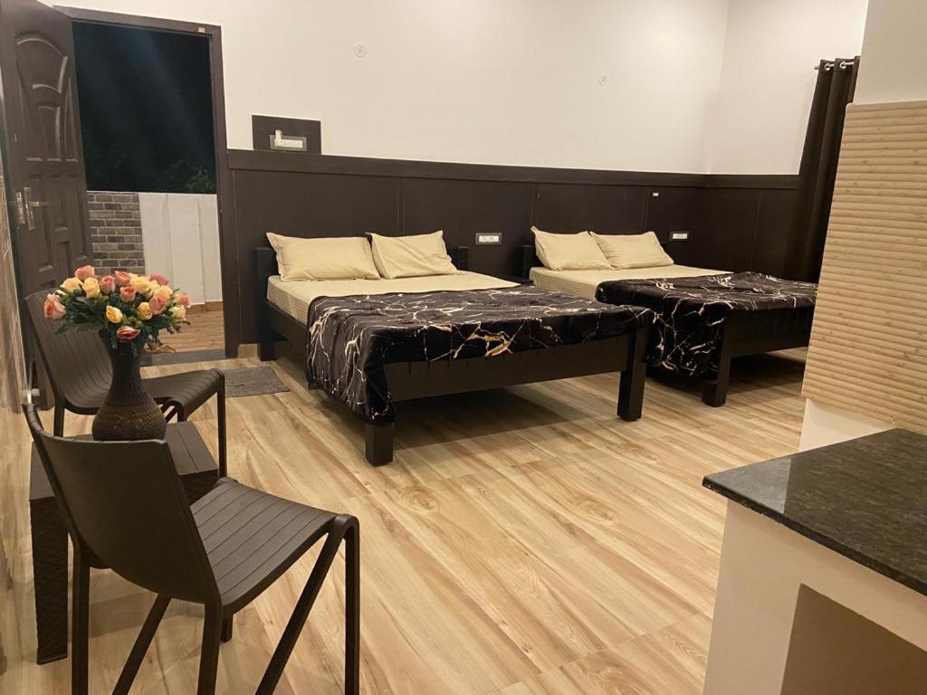 Rr Holiday Inn 科代卡纳尔 外观 照片
